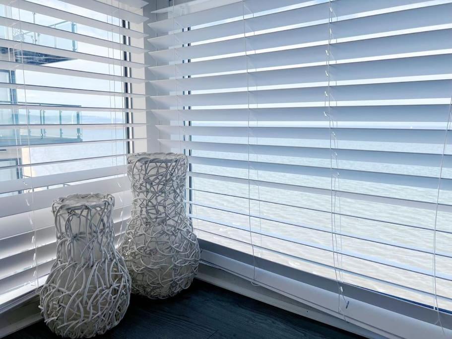 Stylish Seaview One-Bedroom Apt Σουόνσι Εξωτερικό φωτογραφία